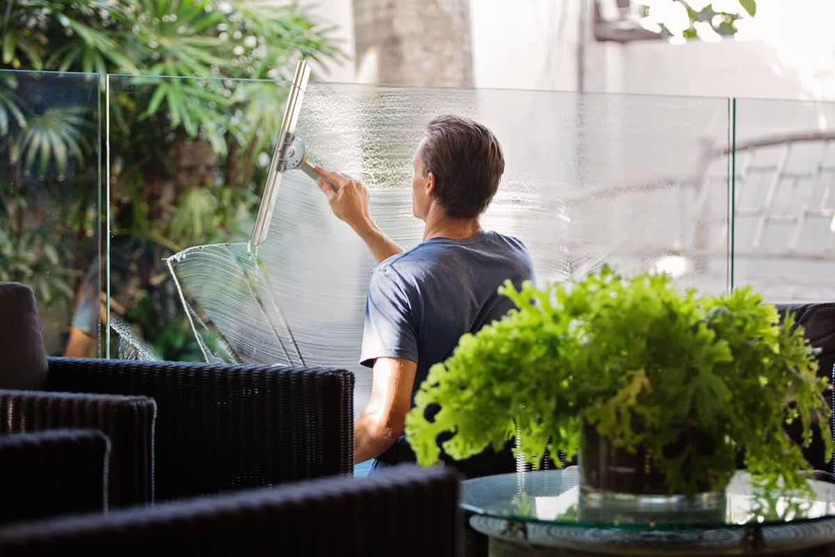 7 Must Have Services in a Window Cleaning Company